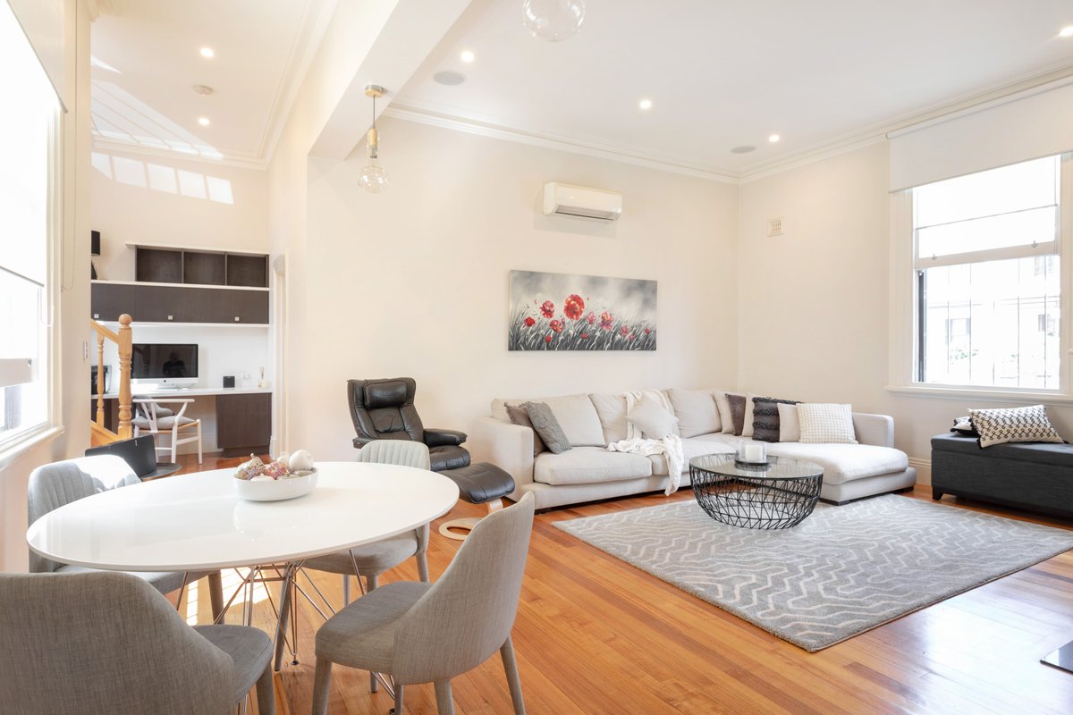 Entire Town House, Carlton, Melbourne CBD