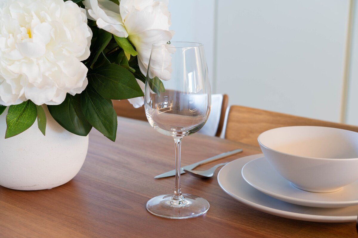 Waterfront 2BR Docklands apt w Balcony&FreeParking gallery image 5