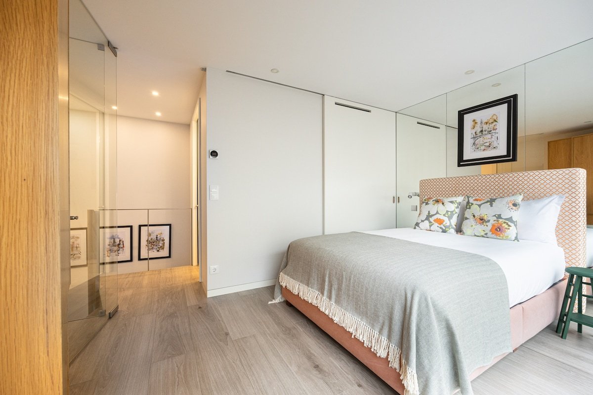 T’Luz · 2 Bedroom by the Sea w/ Sunroom Garden gallery image 4