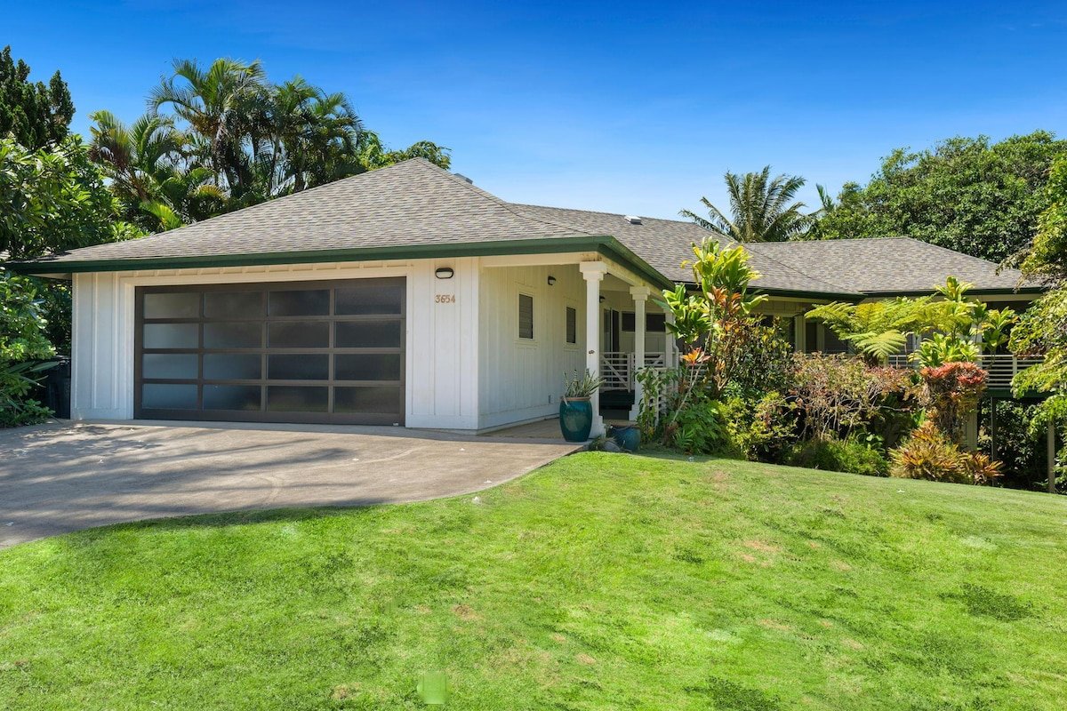 Bright & Airy Princeville Home with High-Speed WiF gallery image 3