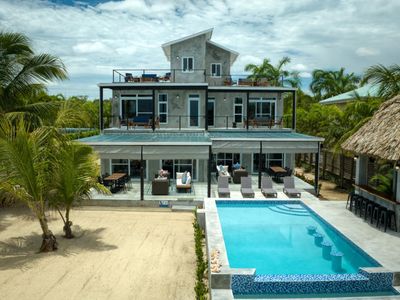 Conmigo Villas – 6 Bedroom Beachfront w/ Pool