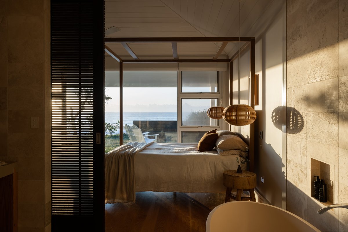 Beachfront luxury holiday home Umi Boomerang Beach