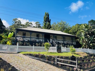 Large house, heart of Warburton (Birdwood House)