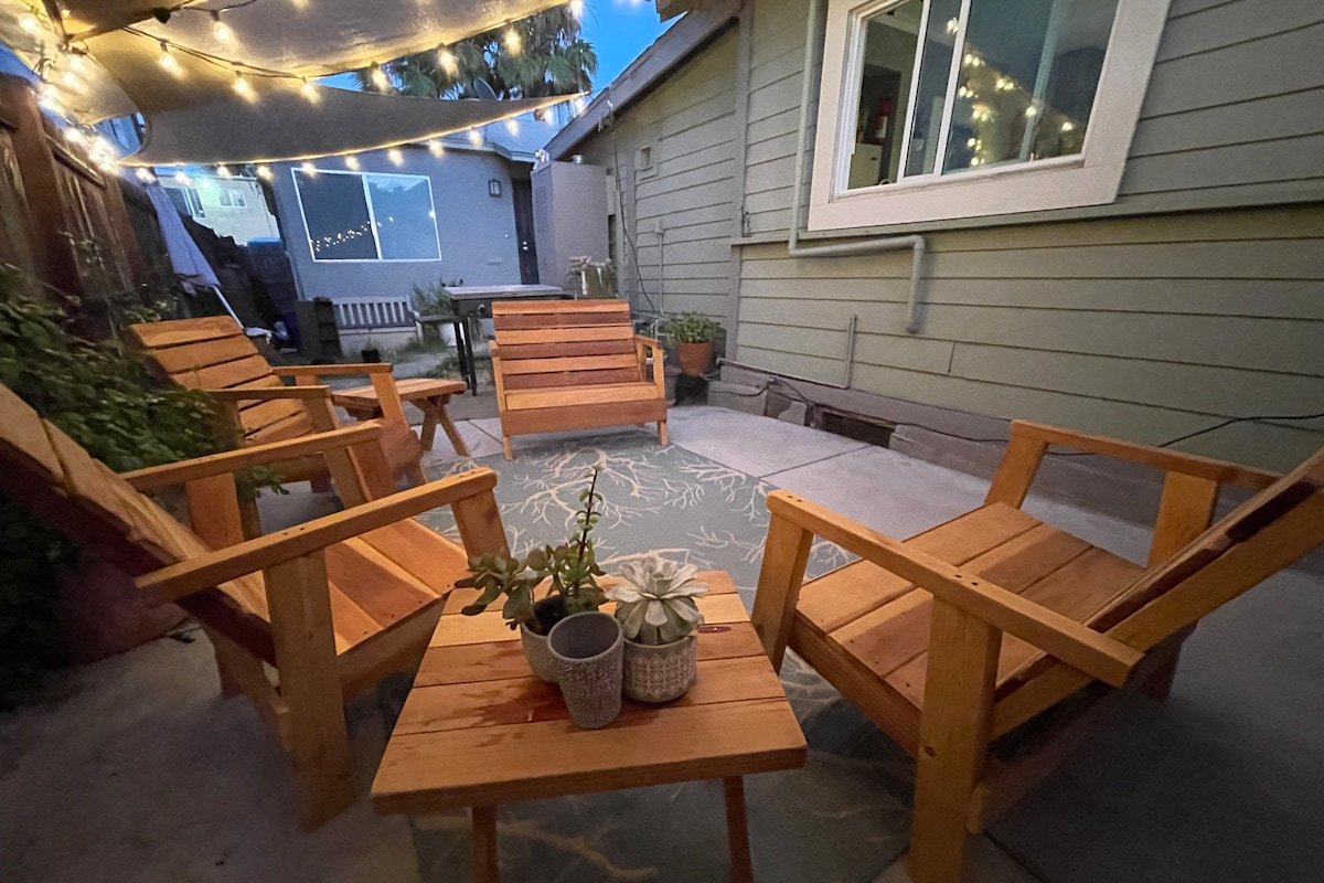 Sleep 12-2 homes 1 lot- perfect for multi family! gallery image 3