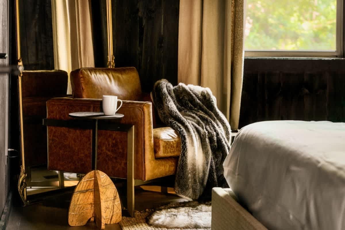 Luxury Smokies Cabin | Pool Theater Hot Tub View