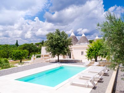 Fantastic Trulli Masseria with pool & big garden
