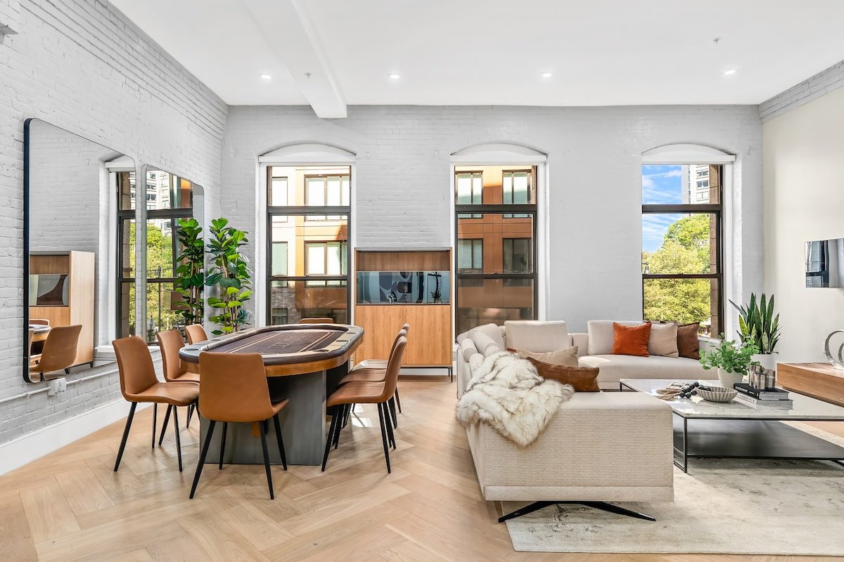 NEW Ultimate Downtown Boston Game Loft Free Parkng gallery image 2