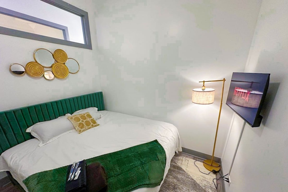 Spacious 6BR Suite Near McCormick & Soldier Field gallery image 3