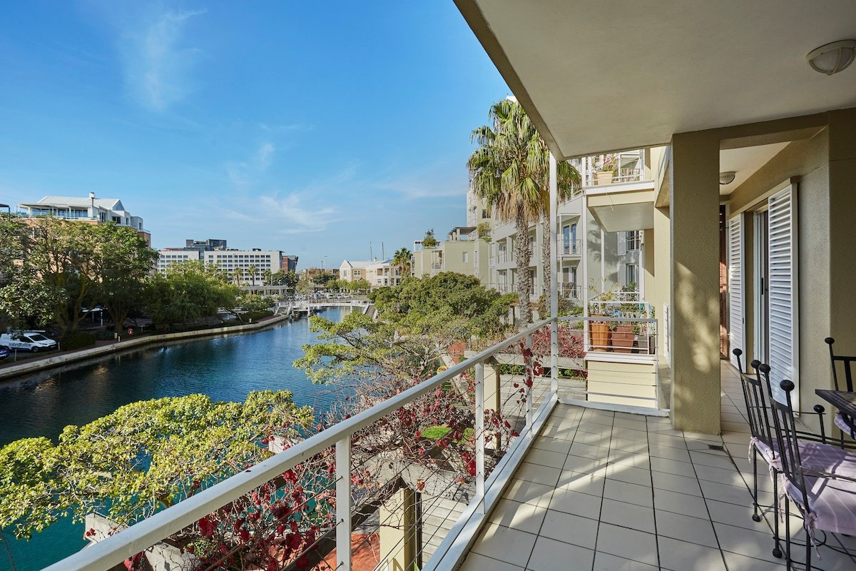 102 Ellesmere Marina Waterfront King bed gallery image 2