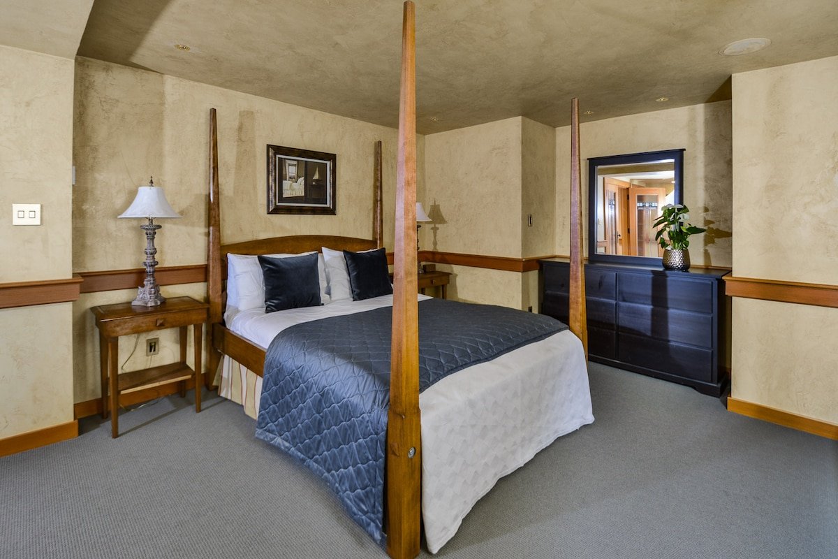 Totem Chalet gallery image 5