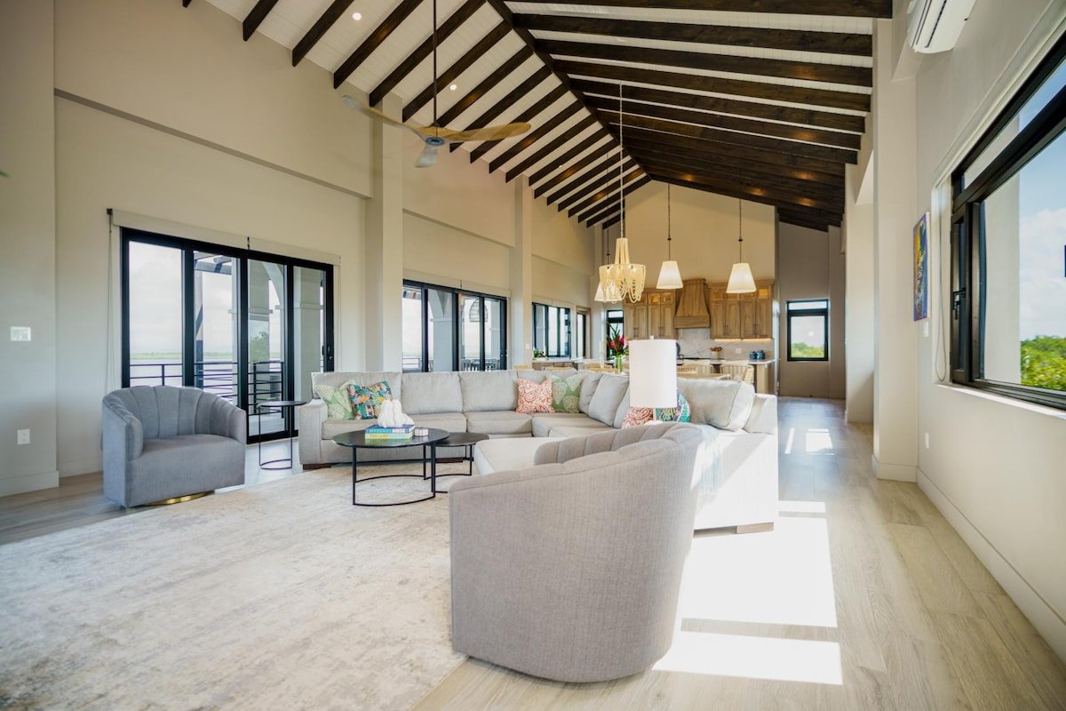 NEW 3 Story 4-Bed Waterfront Villa w/ Sunset Views gallery image 4