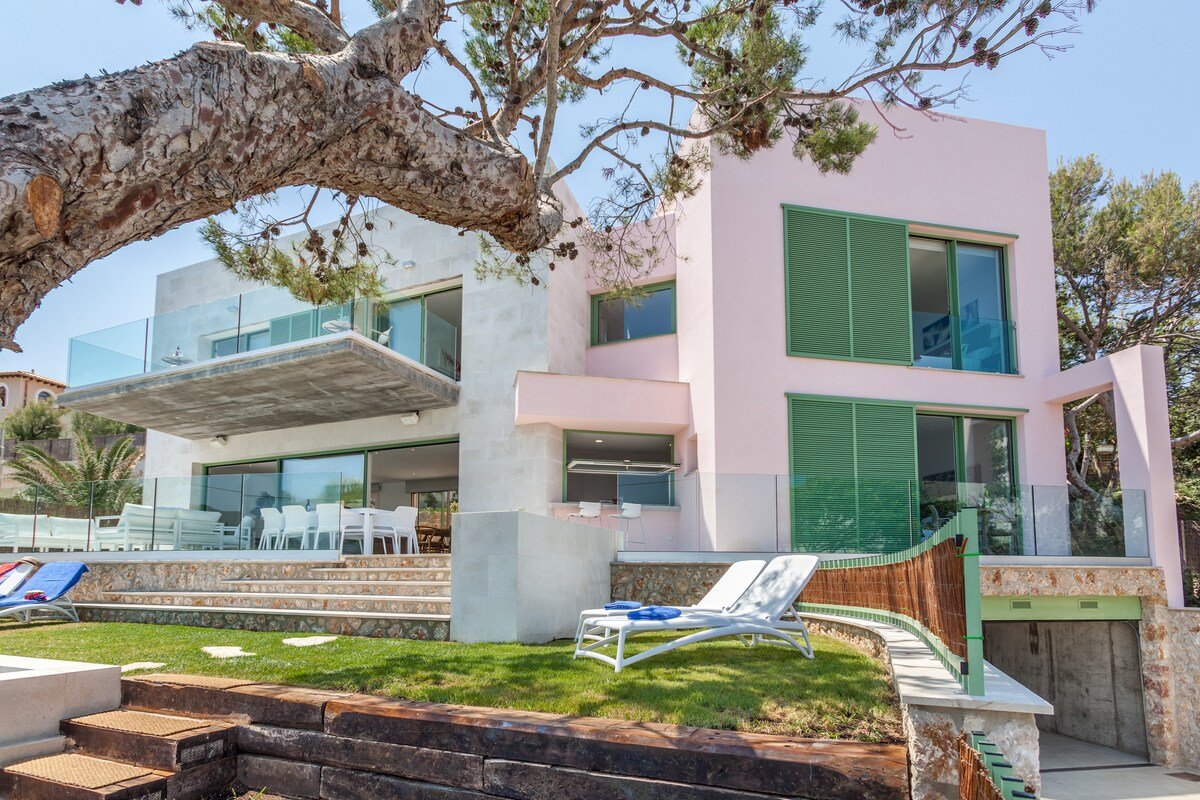 Front Line Villa with Heated Outdoor Pool gallery image 4