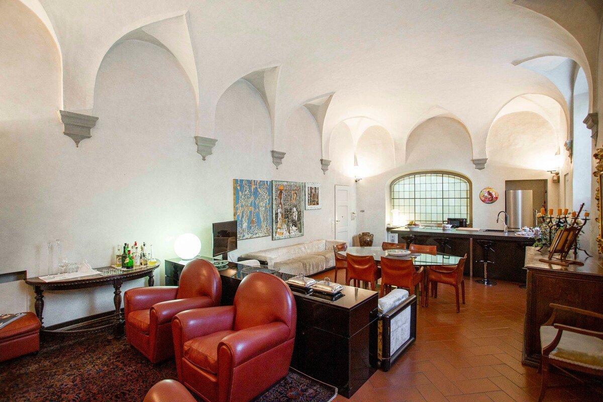 Renaissance Palace in Santa Croce gallery image 4