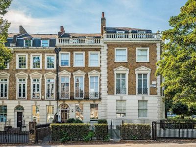 Beautiful 3-Bedroom Townhouse in Central London!