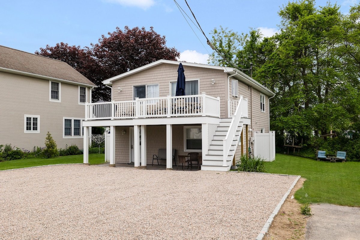 Walk to Beach (1/4 Mile), Newly Renovated, A/C gallery image 2