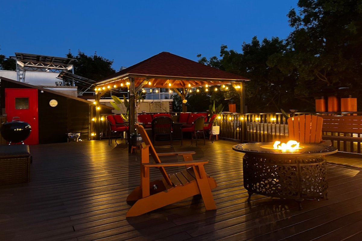 Private two bdrm w/ Rooftop Prime Park Slope gallery image 4