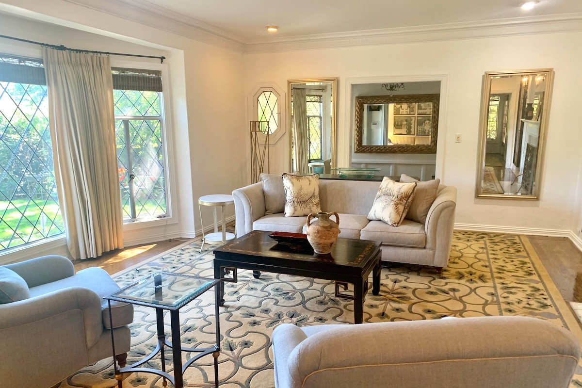 Entire Home Paradise In the Hollywood Hills gallery image 4