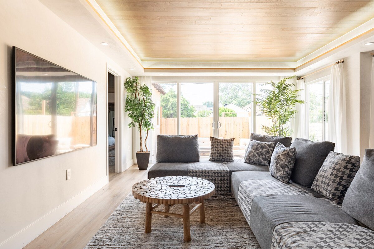 The Wind of Burbank gallery image 3