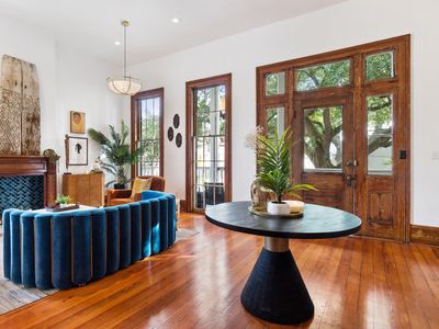 Luxury Oasis on Magazine – Uptown and Walkable