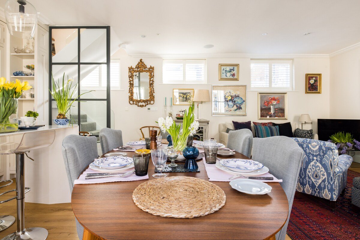 I’m Just a Girl 2 BR Mews House in Notting Hill gallery image 3