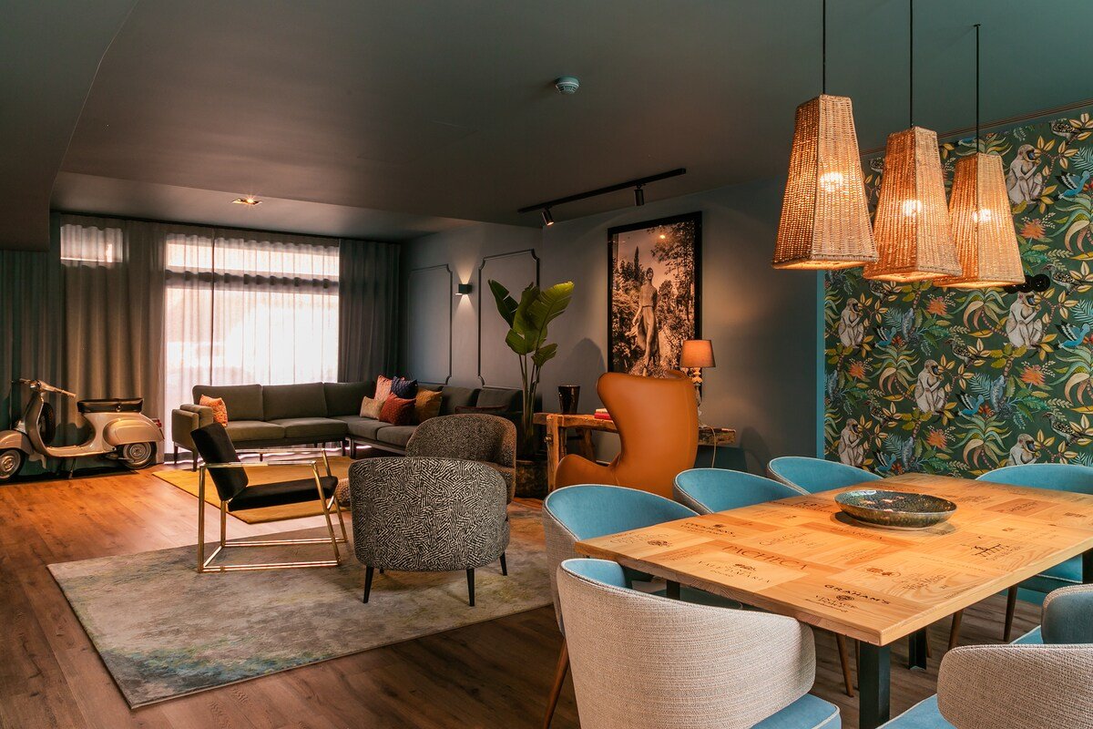 The Villa, the Garden & Charm. gallery image 2