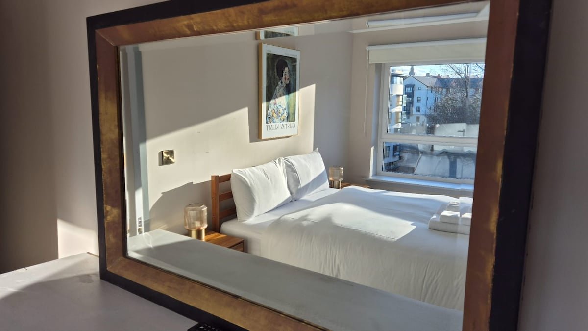 Holyrood Hidden Gem-City Centre 4-Bedrooms gallery image 4