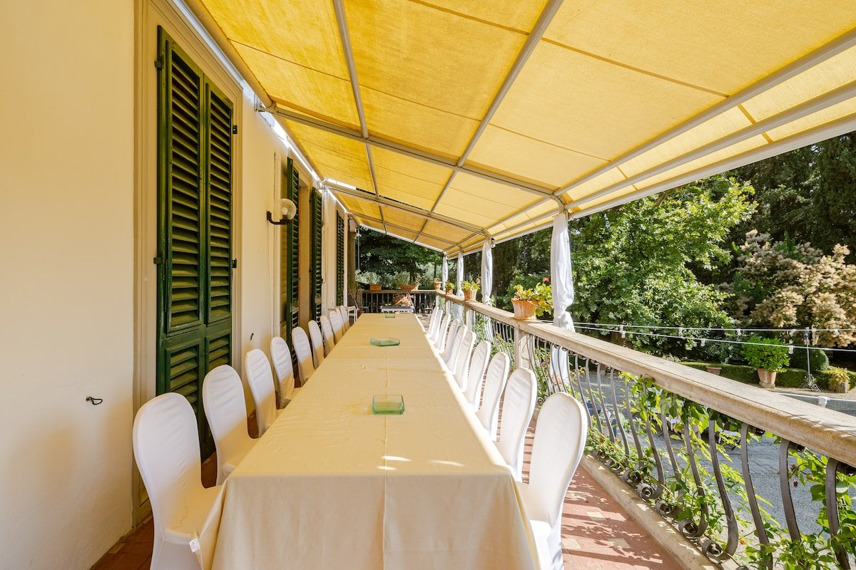 Stunning exclusive Estate,3km to Uffizi,12bdr,pool gallery image 5