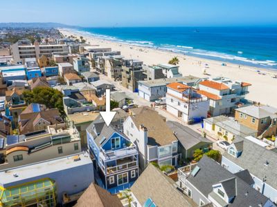 Designer Beach House | AC | Attached Garage