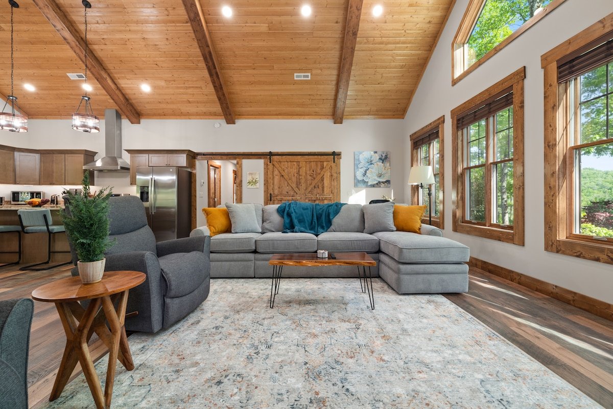 Be the 1st! Brand New~Luxury~Hot Tub/Resort-Style gallery image 5