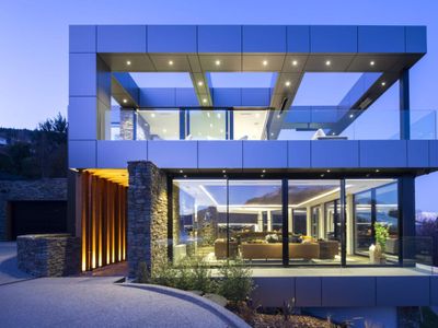 180 Park | Lakefront Masterpiece