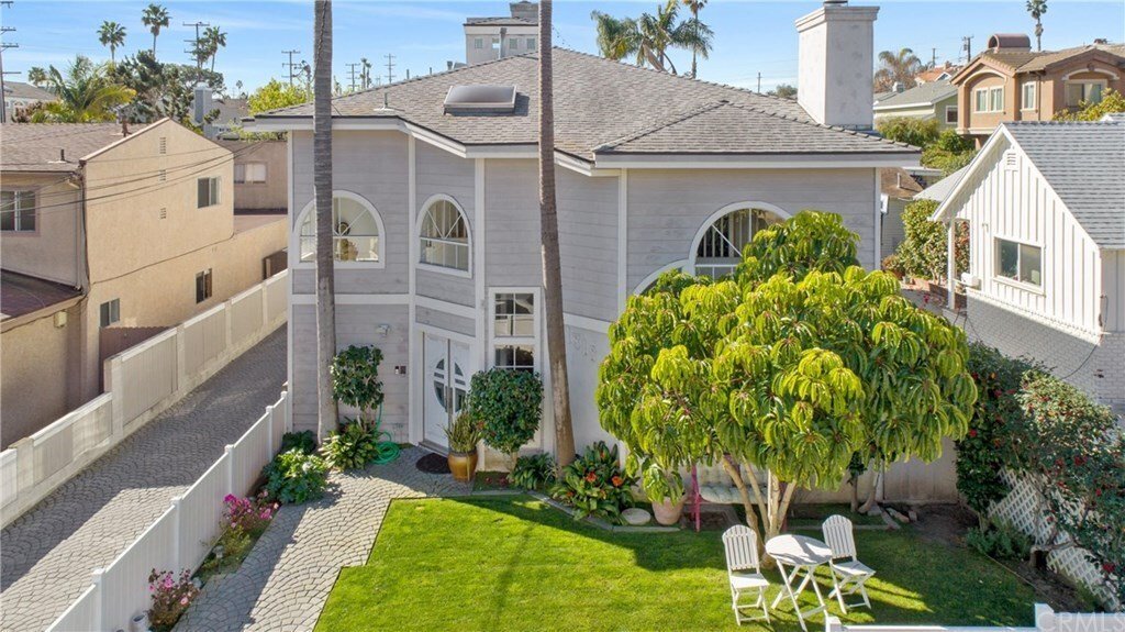 Tranquil family beach city retreat gallery image 3