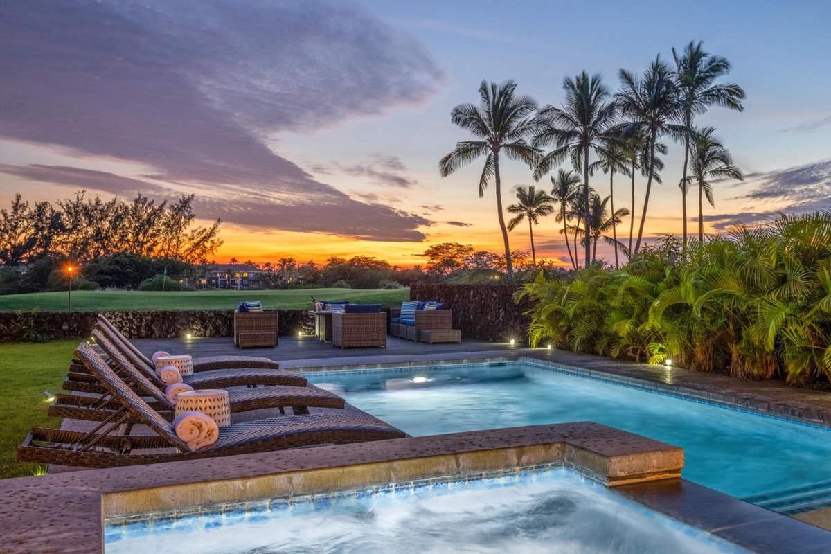 Luxe Golf Estate w/ Hilton Pool passes – Sleeps 10