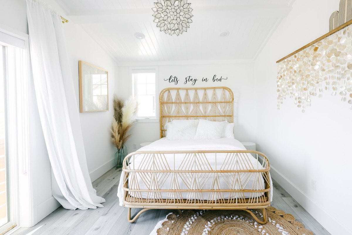 Relaxing Mission Beach Getaway – 300ft to sand gallery image 2