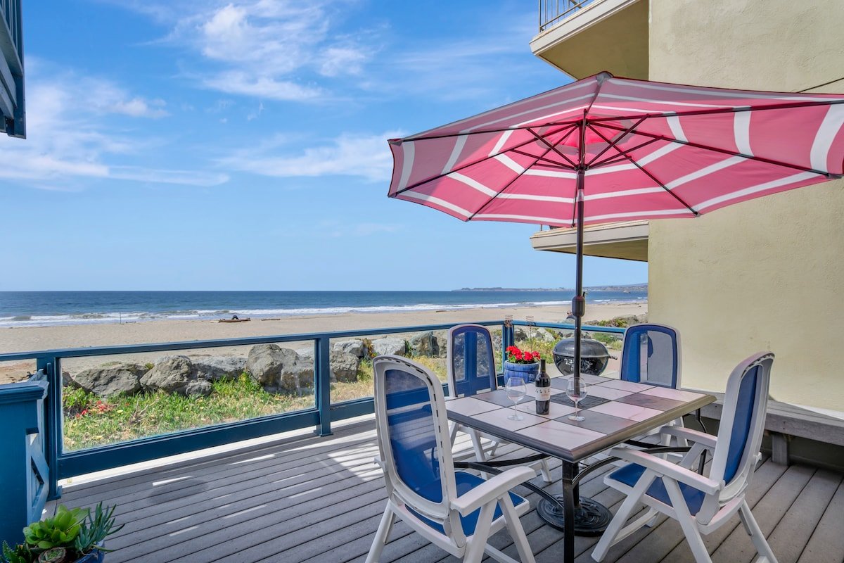 Charming Beach Front Home on the Island gallery image 2