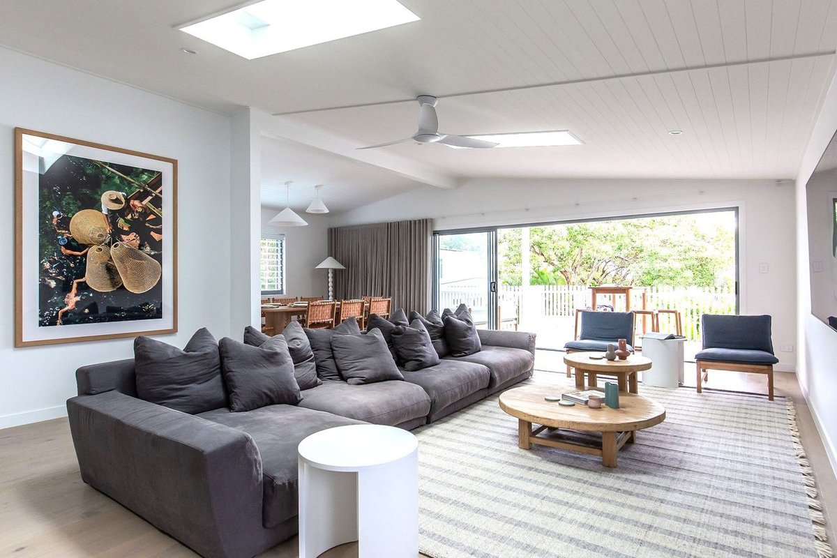 AL Sole – Designer home, pool, walk to beach