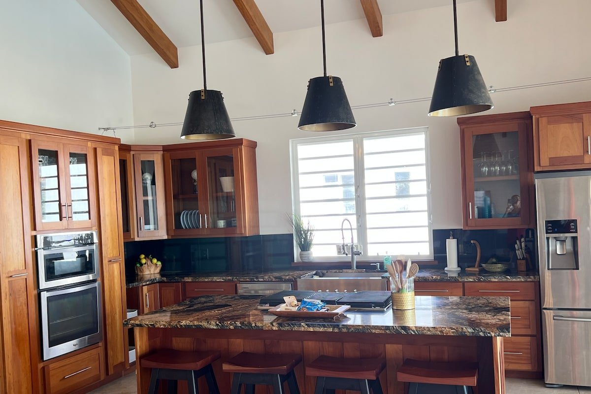 Private Luxurious Gated Beach Home with Large Pool gallery image 5