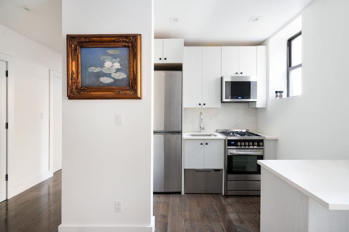 Prime soho 2 bedroom gallery image 4