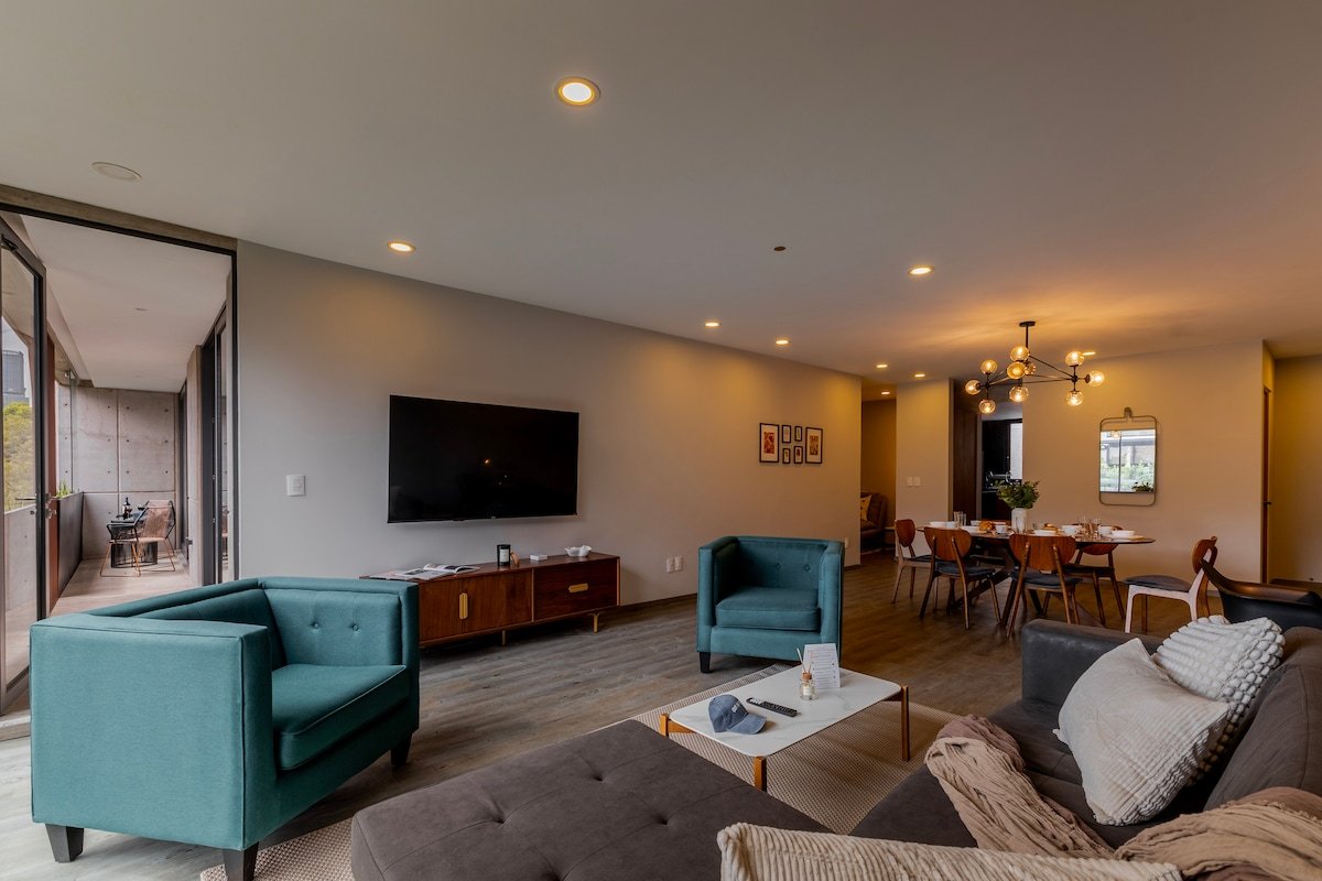 Stylish 3BR | Balcony Gym & Parking | Near Masaryk gallery image 5