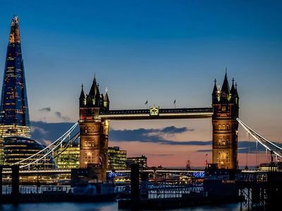 Skyline Retreat: Holborn-Covent Garden Views