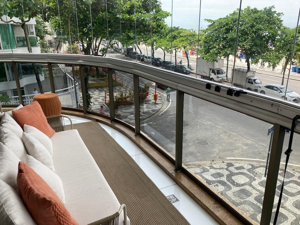 Leblon Beachfront gallery image 5