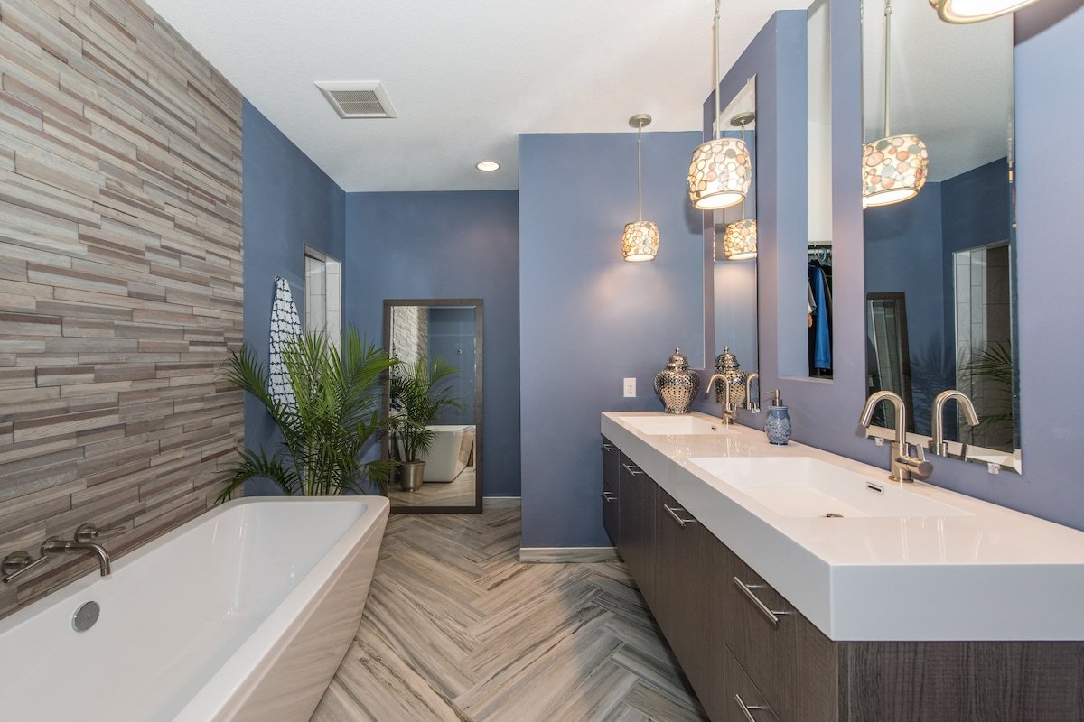 Lake Waconia meets Hawaiian style! EV2 charger gallery image 4