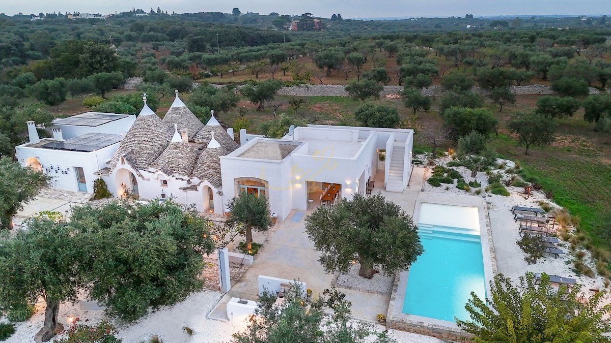 TD Marlù Luxury Trulli Experience w/ Stunning Pool gallery image 3