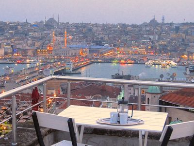 Large Groups – Space, Style, Views in Galata!