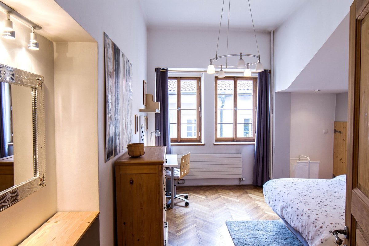 Calm under the Castle gallery image 3