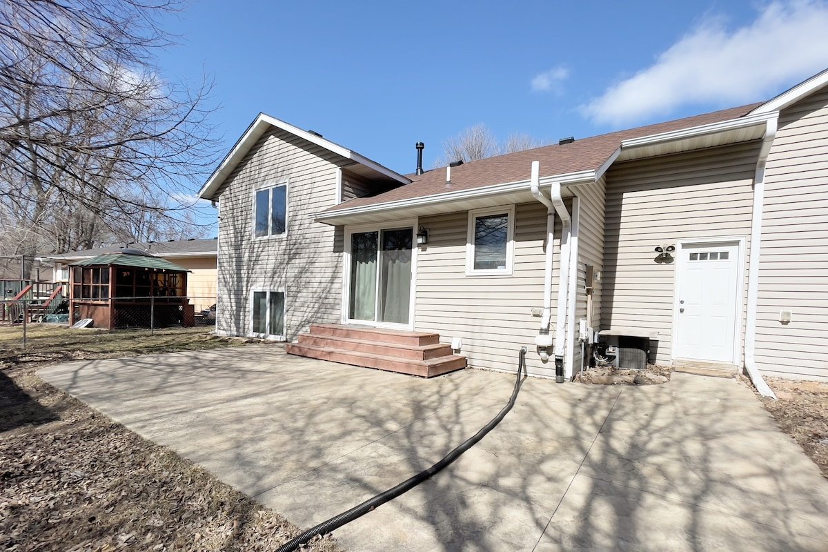 Charming house in Maplewood. gallery image 3