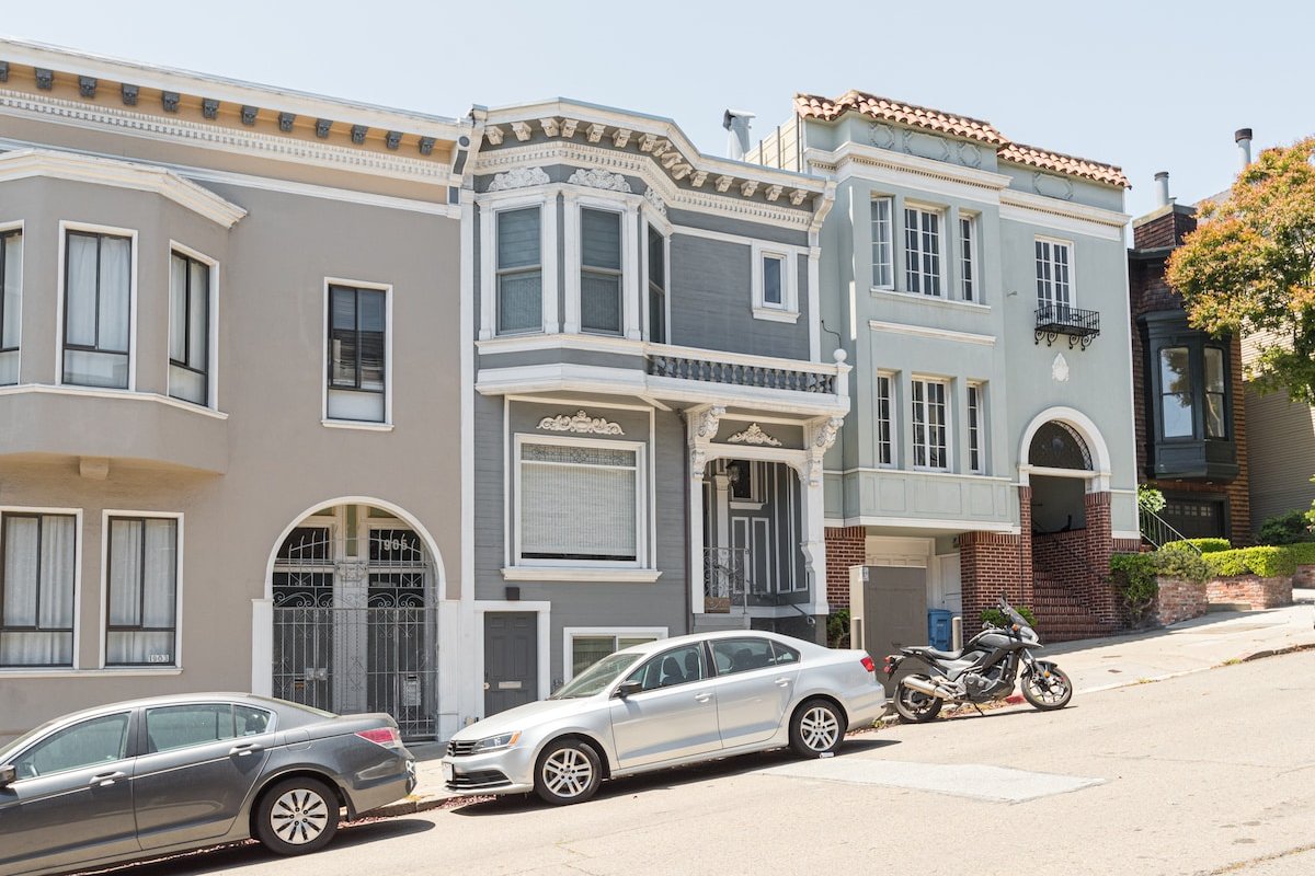 Luxury Edwardian Home on Lyon Street (Full Home) gallery image 4