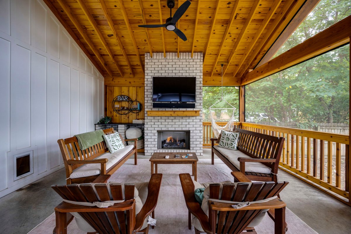 Walk to Nissan Stadium-Calm Retreat w/ Fenced Yard