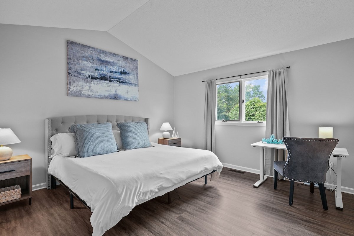 Modern Home w/ Pool & Game Room | Mins to Newport gallery image 5