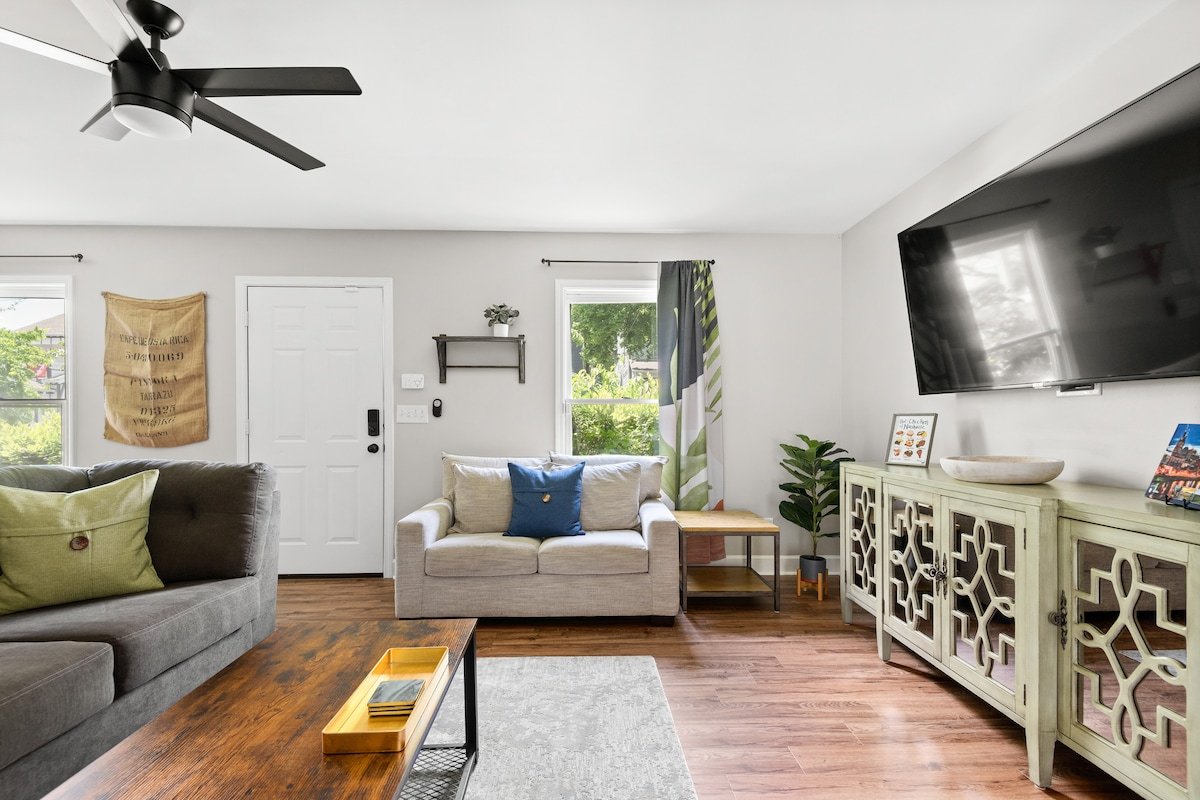 HOPE GARDENS HIDEAWAY! 1 MILE FROM DOWNTOWN gallery image 3