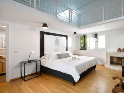 ALDIS MANSION by K&K